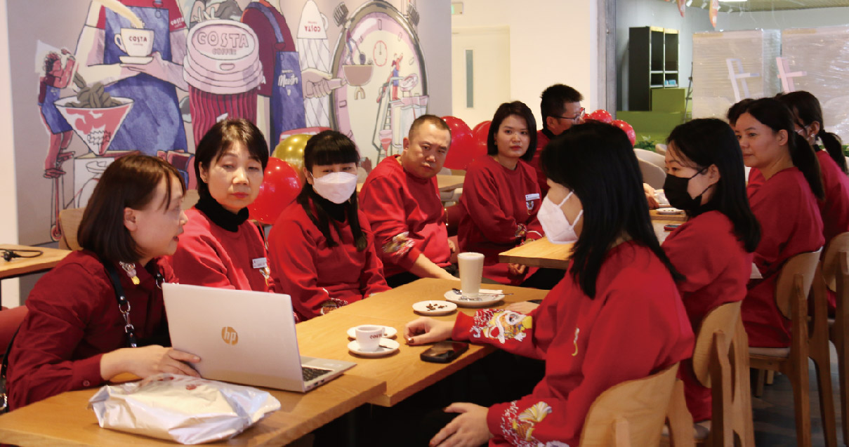 西安龙8头号玩家百货（熙地港店）